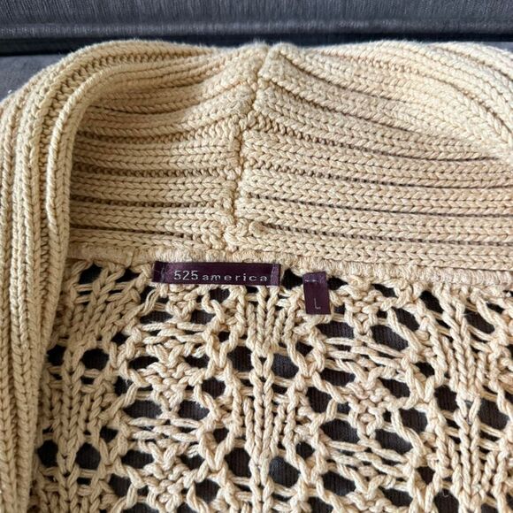 Y2K Vtg 525 American beige / tan crochet knit cardigan with wooden buttons - Picture 5 of 7